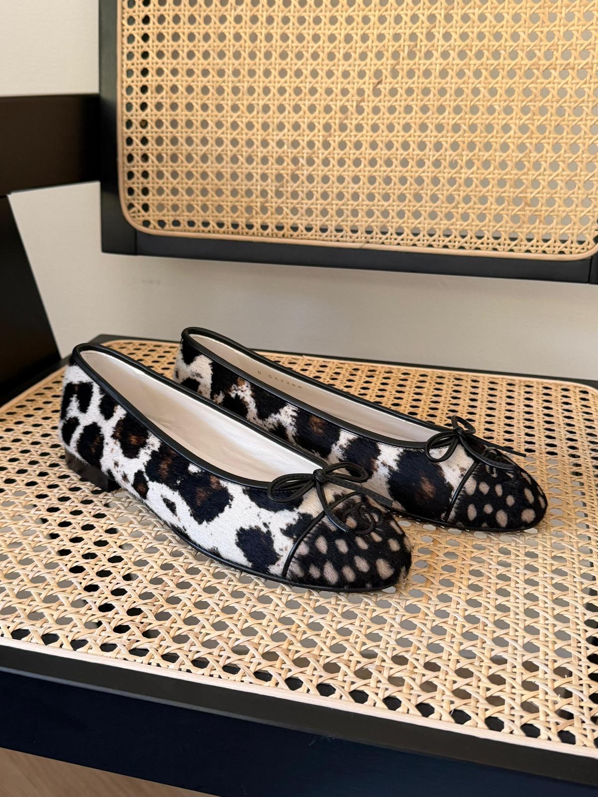 Chanel White Brown & Black Calfskin & Lambskin Ballet Flats